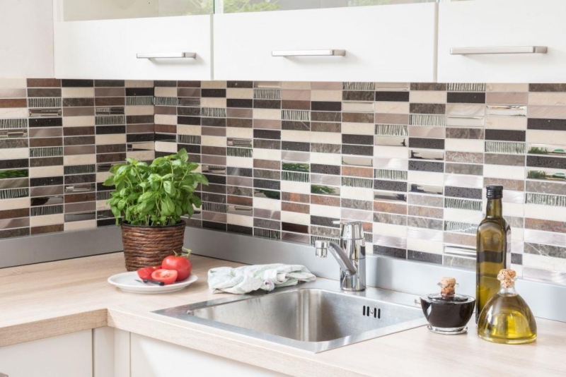 Piastrella di mosaico dipinta a mano Composito traslucido Alluminio beige marrone argento nero Rettangolo Mosaico di vetro Cristallo Pietra artificiale Alu EP beige marrone MOS87-48X_m