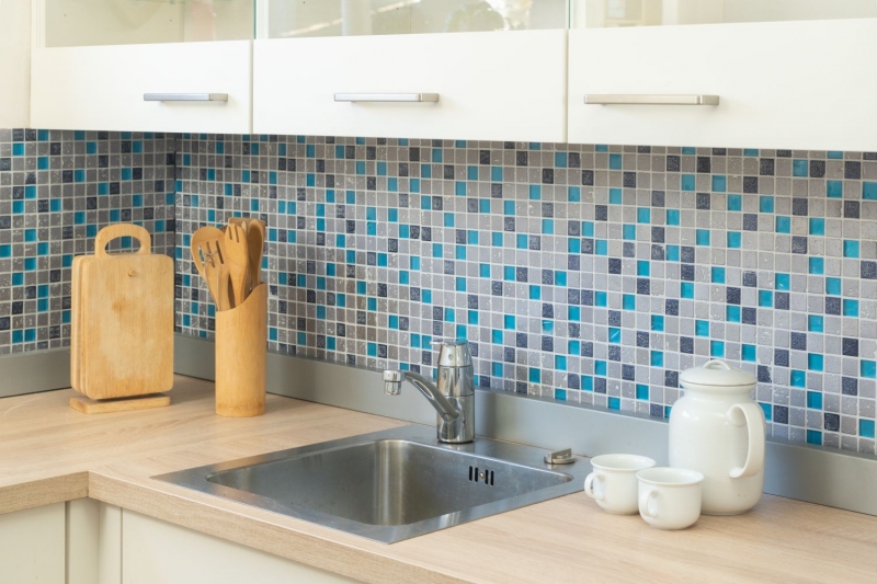 Piastrella di mosaico dipinta a mano Backsplash di piastrelle Mosaico di vetro traslucido blu-grigio Cristallo di resina blu-grigio MOS82-0402_m