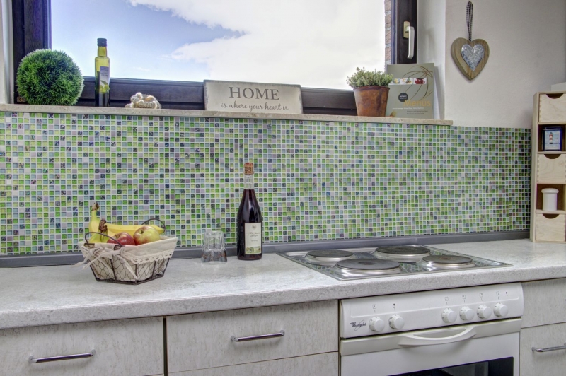 Piastrella di mosaico dipinta a mano Backsplash di piastrelle Acciaio inox traslucido verde Mosaico di vetro Acciaio cristallo verde MOS92-0506_m