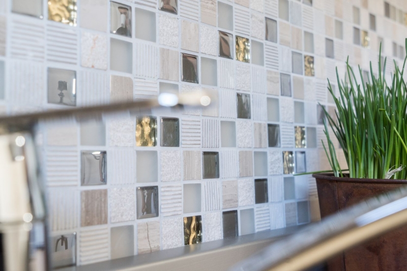 Piastrella di mosaico dipinta a mano Backsplash di piastrelle Traslucido grigio chiaro oro Mosaico di vetro Pietra di cristallo EP grigio chiaro oro MOS83-HQ22_m