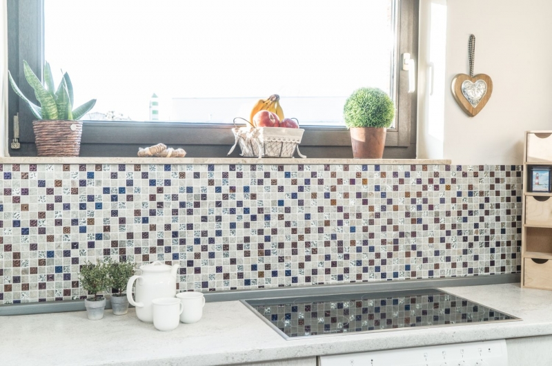 Piastrella di mosaico decorata a mano Backsplash di piastrelle Grigio traslucido Mosaico di vetro Design in pietra di cristallo Grigio quarzite MOS83-CR37_m