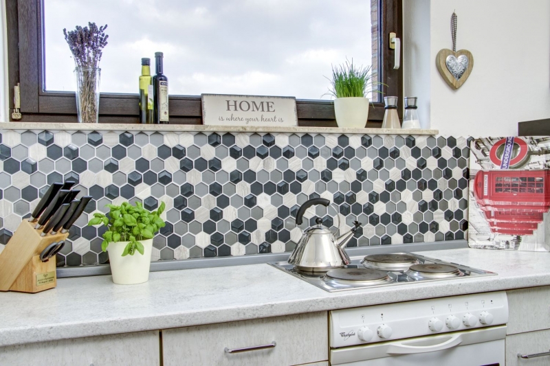 Piastrella di mosaico decorata a mano Backsplash di piastrelle Grigio traslucido Mosaico di vetro esagonale Pietra di cristallo 3D grigio MOS11D-22_m
