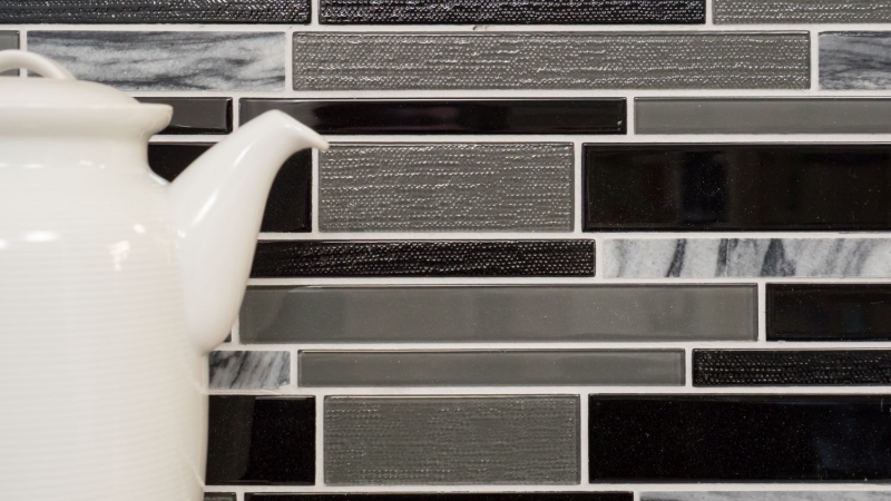 Piastrella di mosaico dipinta a mano Backsplash di piastrelle Grigio traslucido nero Mosaico di vetro composito Pietra di cristallo grigio nero MOS67-GV44_m