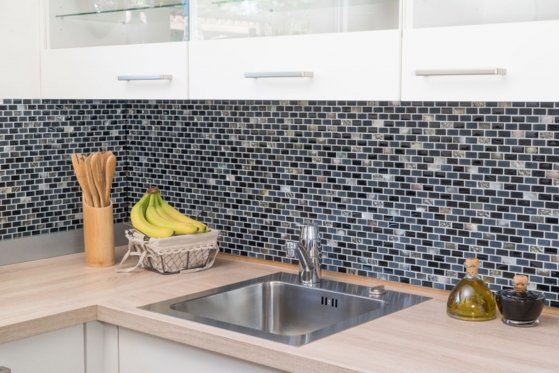 Piastrella di mosaico decorata a mano Backsplash di piastrelle Nero traslucido Brick Mosaico di vetro Pietra di cristallo Conchiglia nera MOS87-B03S_m