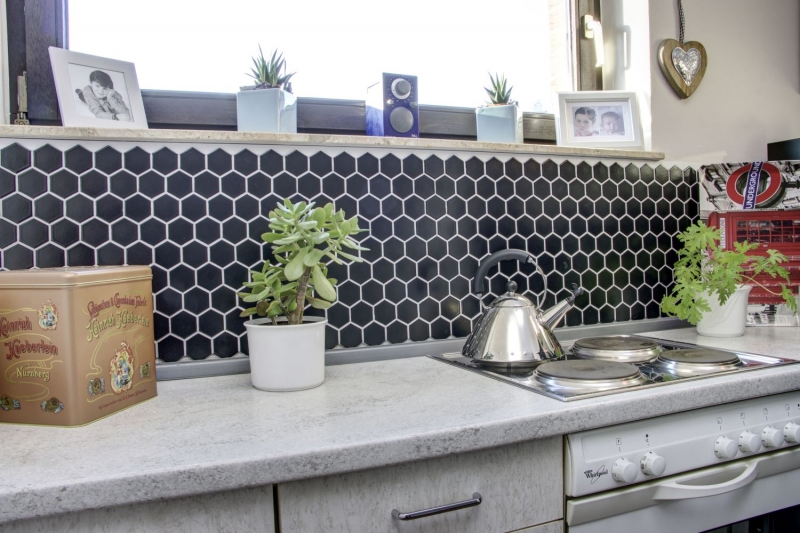 Piastrelle di mosaico ceramica esagono nero lucido backsplash cucina muro MOS11B-0302_f | 10 mosaico tappetini