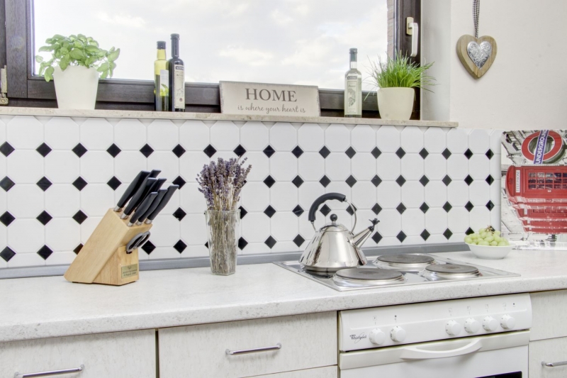 Piastrelle di mosaico in ceramica ottagonale bianco opaco nero lucido backsplash MOSOcta-190_f | 10 tappetini di mosaico