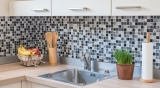 Piastrella di mosaico per cucina Traslucido grigio nero Mosaico di vetro Pietra di cristallo EP grigio nero argento MOS83-HQ24_f