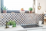 Piastrelle a mosaico per cucina Mosaico di vetro grigio traslucido Cristallo di pietra design quarzite grigio MOS88-CR73_f
