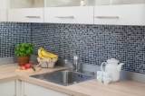 Piastrella di mosaico per cucina Rivestimento traslucido grigio nero Mosaico di vetro Pietra di cristallo grigio nero MOS92-0302_f